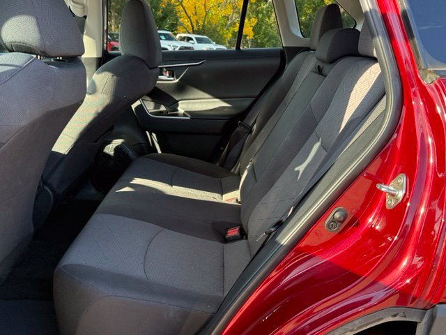 Used 2020 Toyota RAV4 XLE FWD image 15
