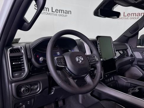 New 2026 RAM 1500 Laramie AWD/4WD image 9