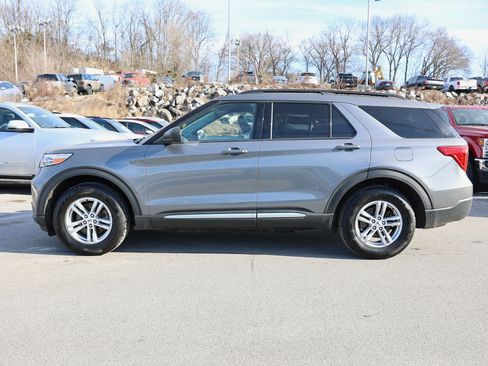 Certified 2023 Ford Explorer XLT w/ Equipment Group 202A image 4