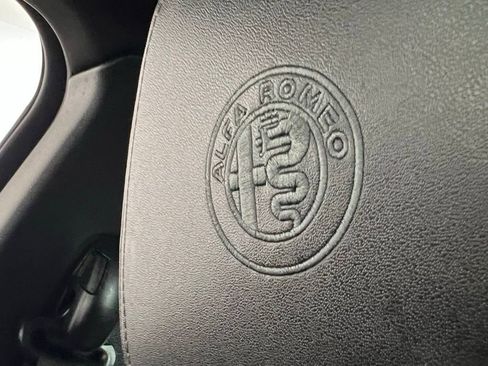Used 2024 Alfa Romeo Tonale Veloce w/ Premium Interior Package image 17