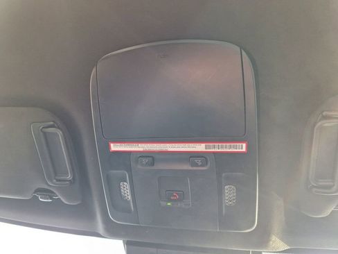 Used 2025 Toyota Camry SE w/ Convenience Package image 18