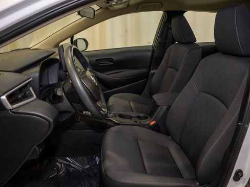 Used 2025 Toyota Corolla LE image 10