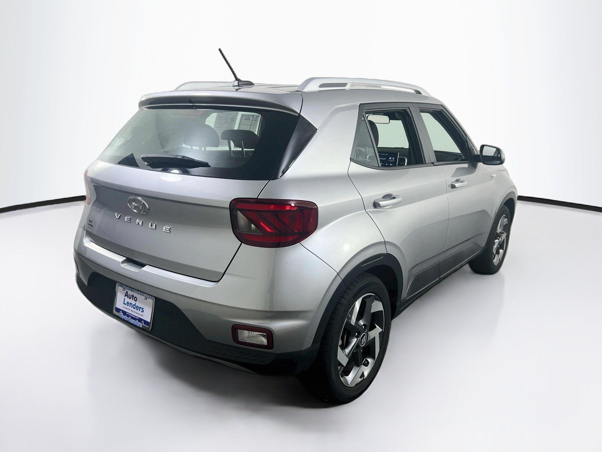 Used 2023 Hyundai Venue SEL w/ Cargo Package FWD image 5