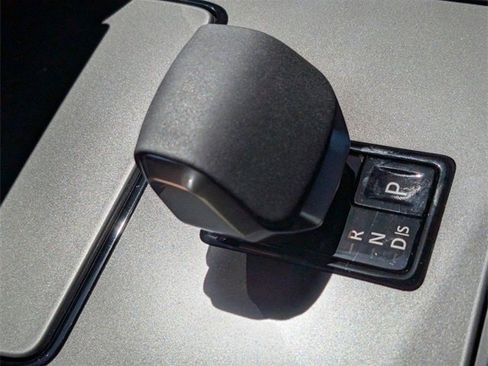 Used 2024 Land Rover Discovery Sport Dynamic SE image 15