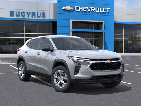 New 2025 Chevrolet Trax LS image 7