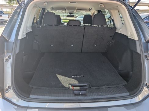 Used 2024 Nissan Rogue S FWD image 28