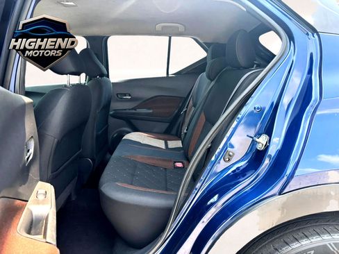 Used 2019 Nissan Kicks SR image 14