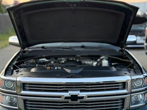Used 2015 Chevrolet Silverado 1500 High Country w/ High Country Premium Package AWD/4WD image 28
