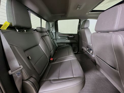 Used 2024 GMC Sierra 1500 SLT w/ SLT Premium Plus Package AWD/4WD image 41