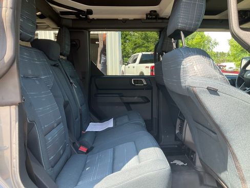 Used 2025 Ford Bronco Heritage Edition AWD/4WD image 13