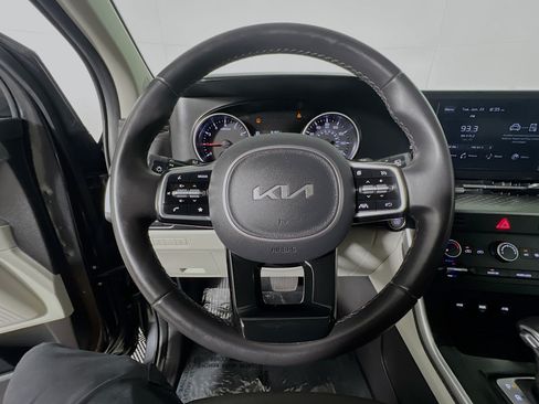 Used 2024 Kia Carnival LX FWD image 18