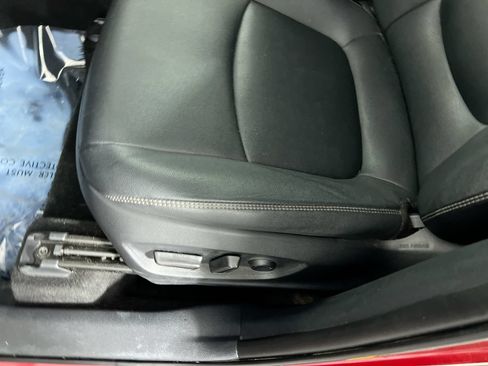 Used 2022 Toyota Corolla Cross XLE FWD image 13