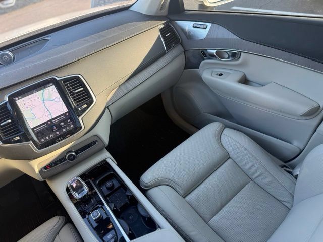 Used 2024 Volvo XC90 T8 Ultimate w/ Lounge Package AWD/4WD image 9
