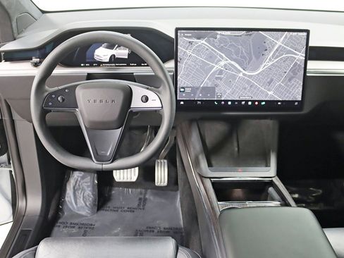 Used 2022 Tesla Model X image 15