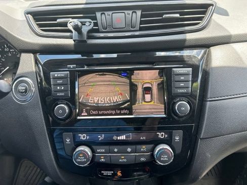 Used 2019 Nissan Rogue SV w/ Premium Package AWD/4WD image 25