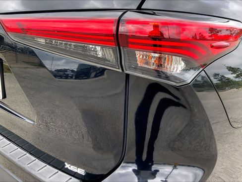 Used 2022 Toyota Highlander XSE image 30