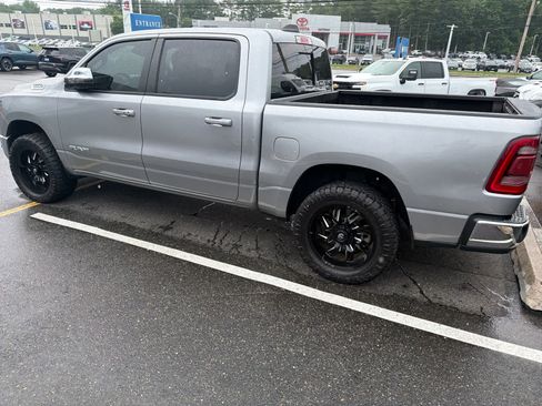Used 2023 RAM 1500 Laramie AWD/4WD image 5