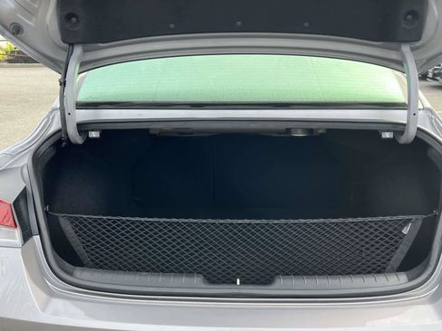 Used 2023 Hyundai Elantra Limited image 9