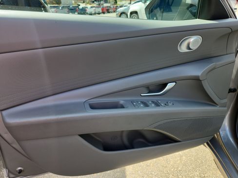 Used 2024 Hyundai Elantra SEL image 7