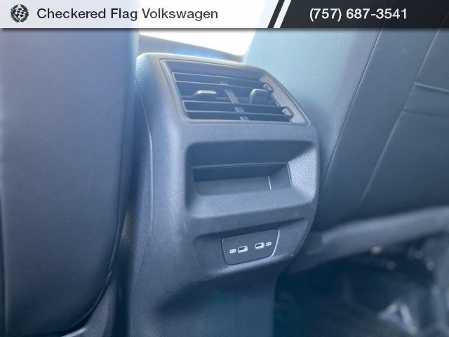 Used 2025 Volkswagen Tiguan SE FWD image 26