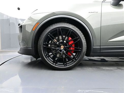 New 2025 Porsche Macan 4S Electric image 6