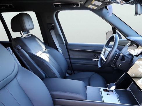New 2026 Land Rover Range Rover SE image 8