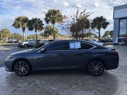 Used 2025 Lexus ES 300h w/ Premium Package image 6