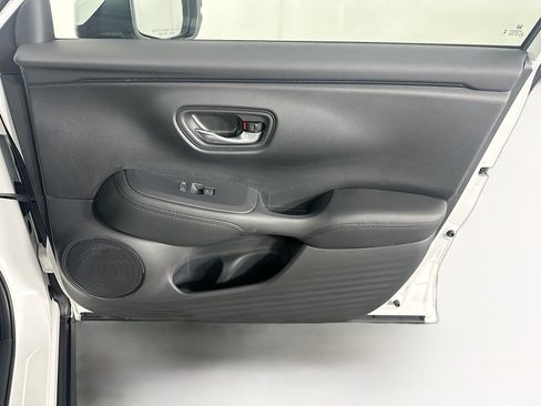 Used 2025 Honda HR-V LX image 30