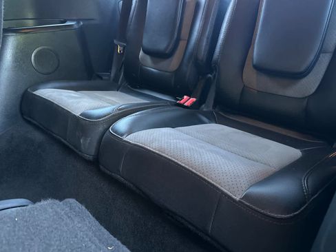 Used 2017 Ford Explorer XLT w/ Equipment Group 202A FWD image 16