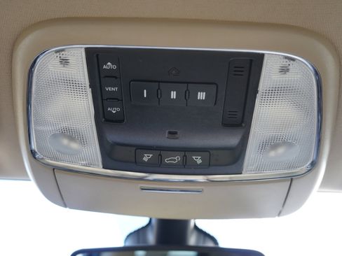 Used 2020 Jeep Grand Cherokee Limited image 36