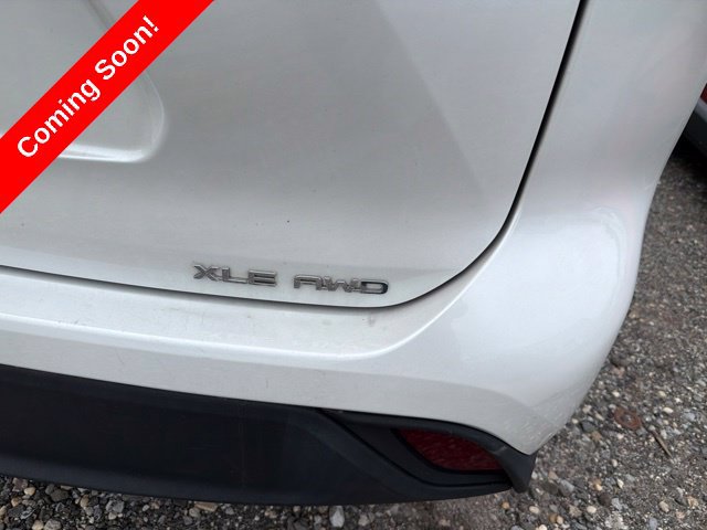 Used 2023 Toyota Highlander XLE AWD/4WD image 8