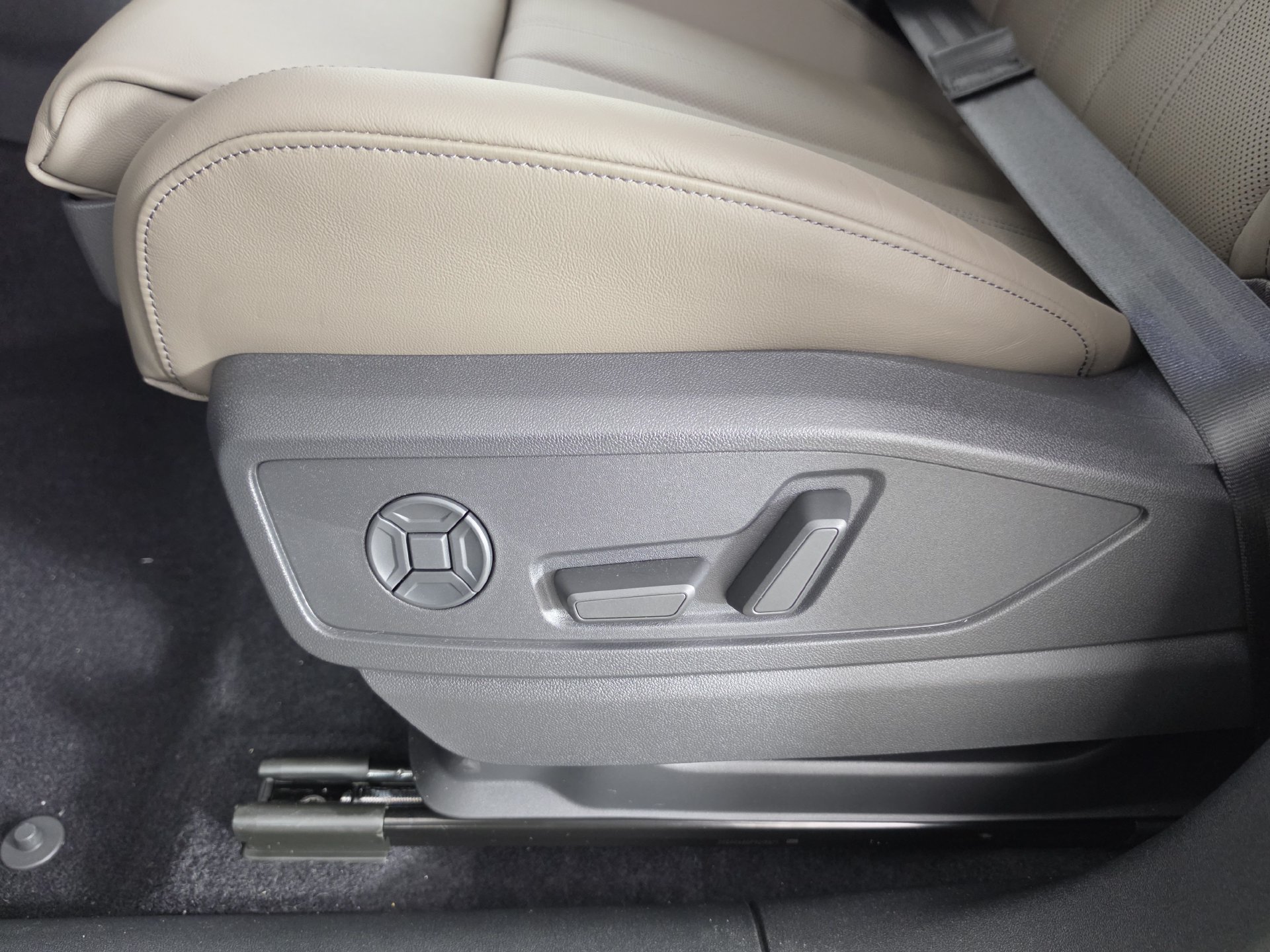 New 2026 Audi Q5 Premium Plus AWD/4WD image 9