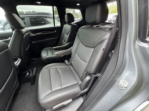 Used 2025 Cadillac XT6 Premium Luxury image 14