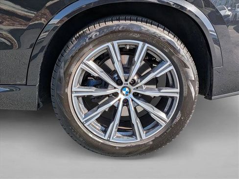 Used 2023 BMW X5 xDrive40i w/ Executive Package AWD/4WD image 25