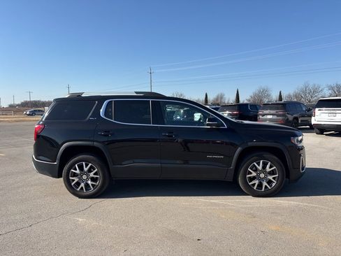 Used 2023 GMC Acadia SLT AWD/4WD image 2