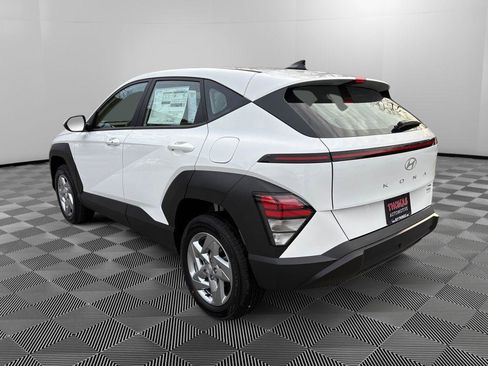 New 2026 Hyundai Kona SE image 5