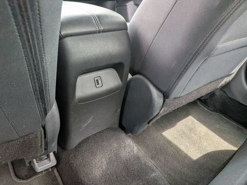 Used 2025 Nissan Sentra SV FWD image 36