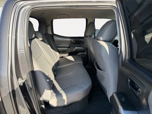 Used 2019 Toyota Tacoma SR5 image 18