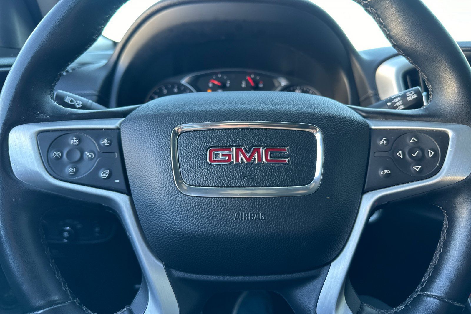 Used 2024 GMC Terrain SLT AWD/4WD image 21