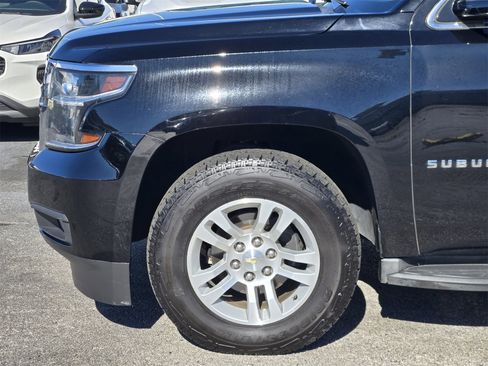 Used 2015 Chevrolet Suburban LT w/ Luxury Package image 8