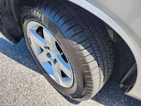 Used 2010 Dodge Challenger SE RWD image 15