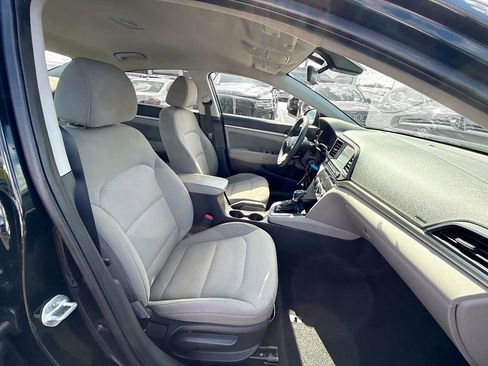 Used 2020 Hyundai Elantra SEL image 30