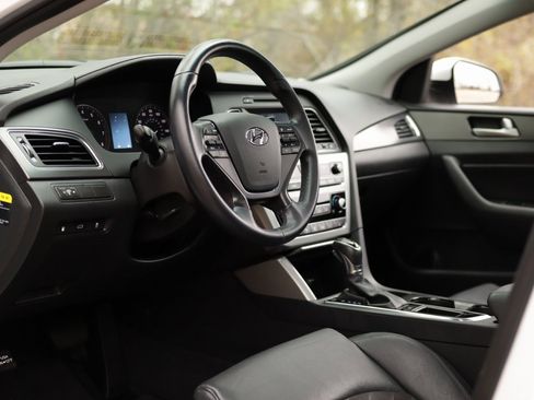 Used 2017 Hyundai Sonata Sport w/ Value Edition Package 02 image 9