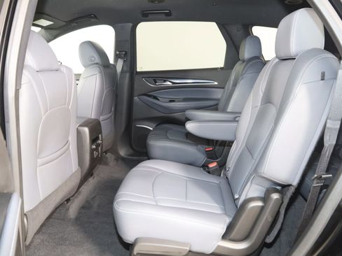 Used 2023 Buick Enclave Essence AWD/4WD image 46