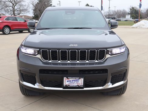 Used 2024 Jeep Grand Cherokee L Laredo w/ Luxury Tech Group I image 2