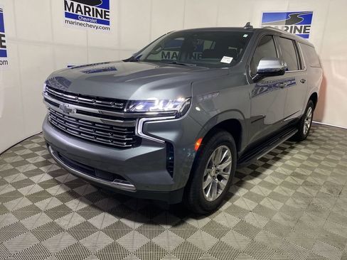 Used 2021 Chevrolet Suburban Premier w/ Premium Package 2 AWD/4WD image 14