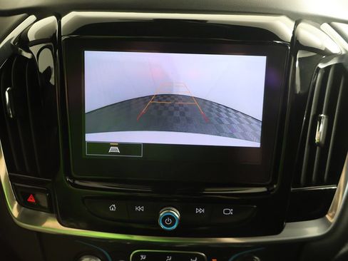 Used 2023 Chevrolet Traverse LT AWD/4WD image 45