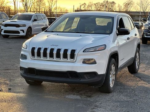 Used 2014 Jeep Cherokee Sport image 7