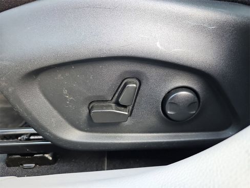 Used 2022 Jeep Compass Limited image 24