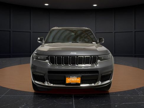 Certified 2025 Jeep Grand Cherokee L Limited w/ Trailer Tow Package AWD/4WD image 2